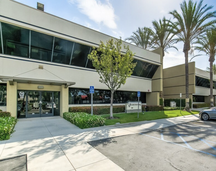 MacArthur Business Center